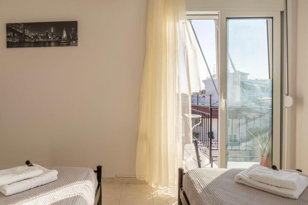 Comfy Central Square Gem With Balcony Apartment Каламата Екстериор снимка